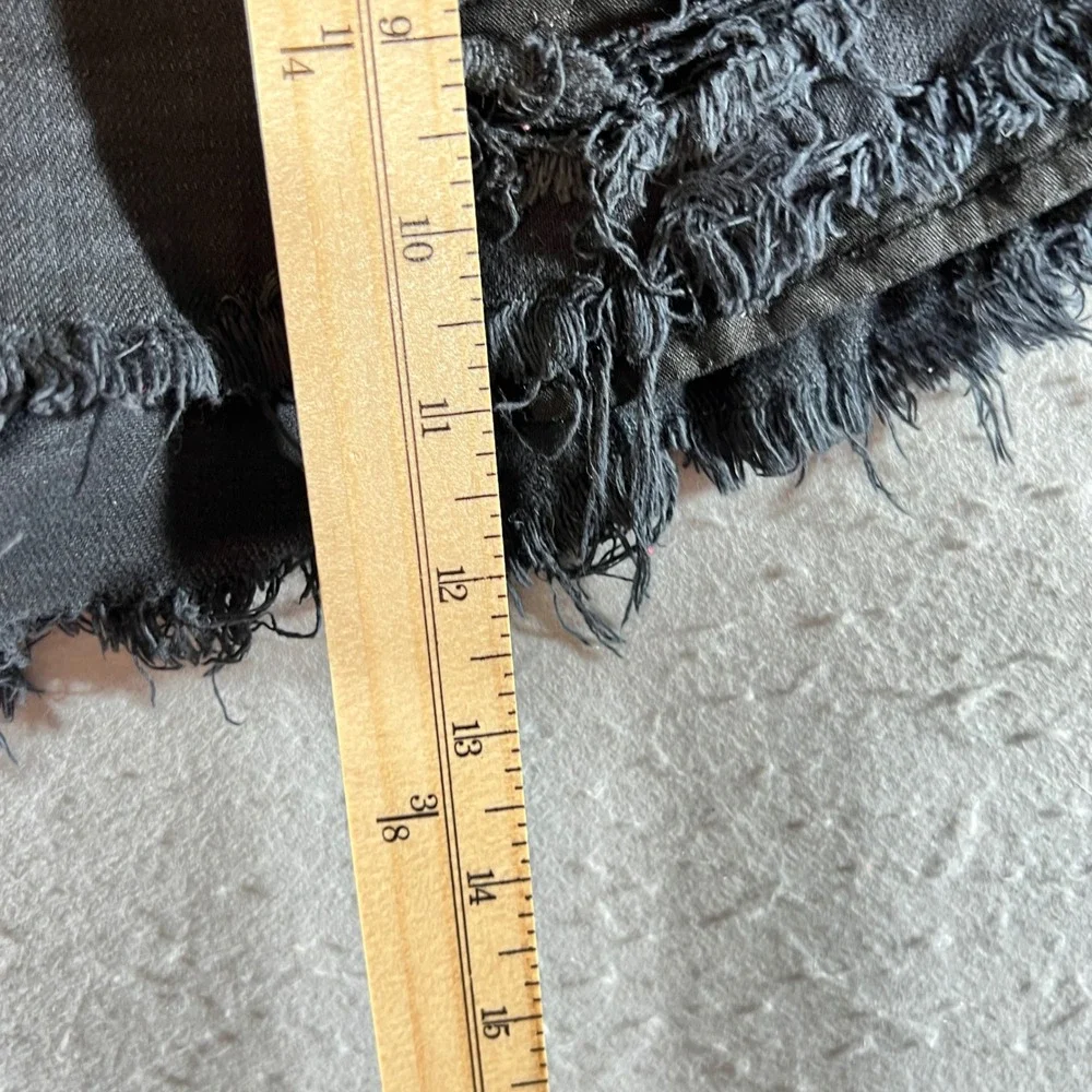 1078 | American Eagle Vintage Hi-Rise‎ Festival Distressed Denim Shorts Black 6